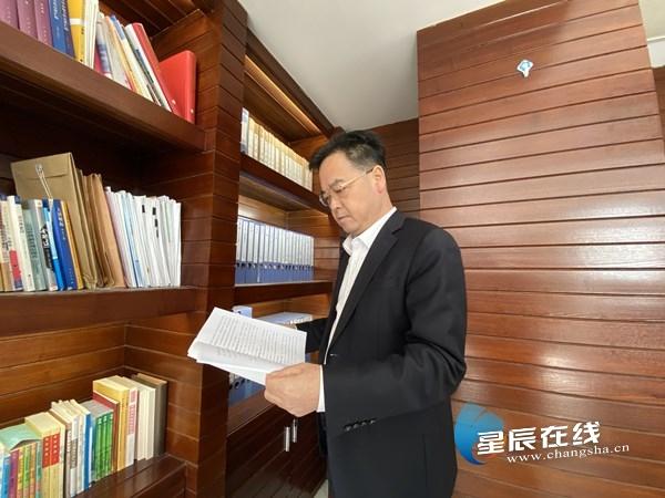 罗跃:为筑牢共同抗疫堡垒贡献红星智慧和湖湘力量